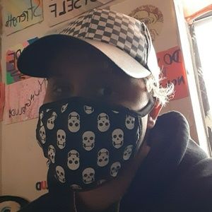 Meet your Posher, Ninochca